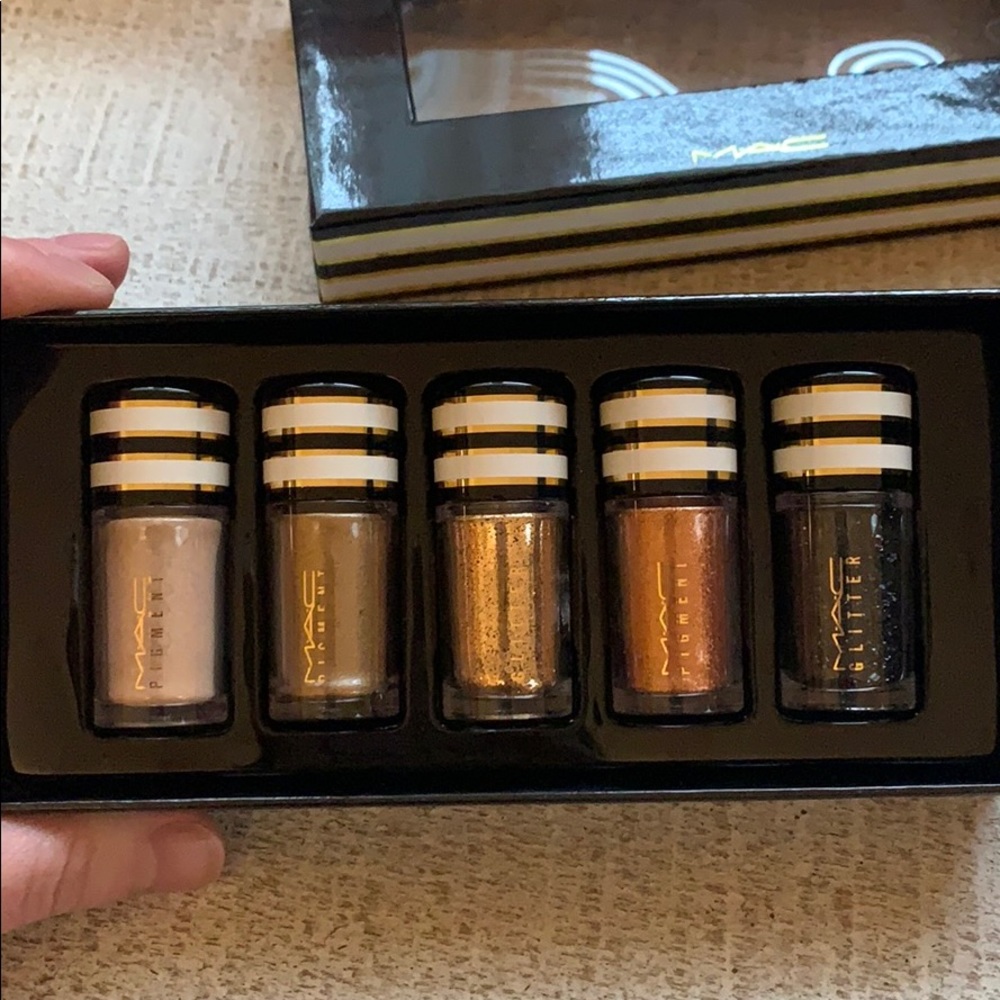 Mac Holiday Pigments